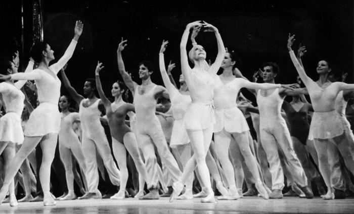 Alicia Alonso con el Ballet Nacional de Cuba.Foto: Granma Alicia Alonso con el Ballet Nacional de Cuba.Foto: Granma